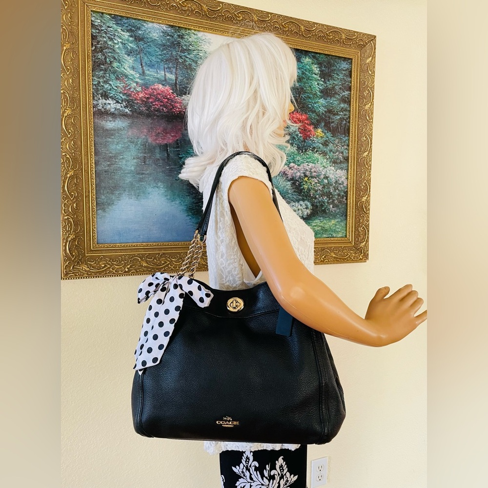 COACH Lexy chain pebble leather black shoulder bag - Picture 3 of 11